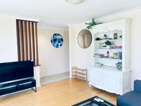 Pet friendly home near Adventure World Fiona Murdoch - Image 4