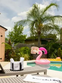 Pink Flamingo House -Pool Gazebo Luxury - Image 2