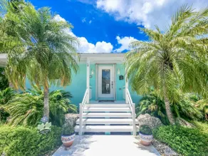 Beach House is a stunning and spacious 2bed/2bath with private pool & steps to Sombrero Beach! - Image 3