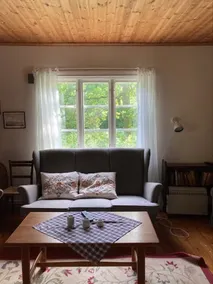 Older 1930s cottage with lake view - Image 2