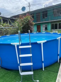 Blue House with Pool and Air-Conditioning - Image 4