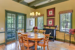 5 Mi to Old Town Bluffton: Cottage w/ Patio - Image 2