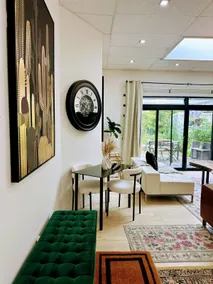 Private 1 bed/1.5 bath in-law suite in a house! - Image 4