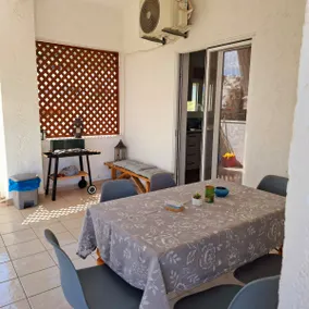 60 Meters close to the Beach, Restaurants & Shops - Image 2