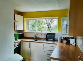 Cornish Coastal Escape with Pool Access & Beach - Image 5
