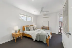 Seaside townhouse escape, stroll to the sea! - Image 2