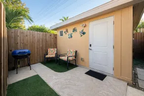 Private Suite Fully Fenced Close To Beach - Image 4