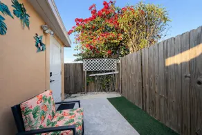 Private Suite Fully Fenced Close To Beach - Image 5