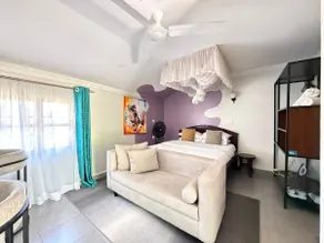 Ensuite spacious Studio w/ queen bed in Milimani - Image 2