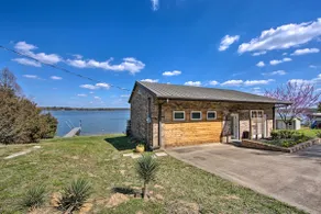 Modern Cedar Creek Lake Retreat w/ Panoramic View! - Image 3