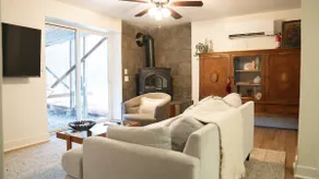 The Creek House - Secluded Stay 10min to Woodstock - Image 3