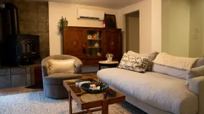The Creek House - Secluded Stay 10min to Woodstock - Image 4