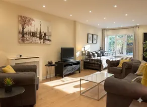 Notting Hill Townhouse 3BR all with ensuite bathrooms & garden and roof terrace - Image 2