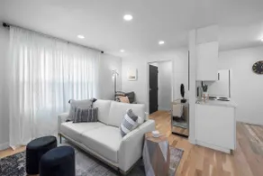 Elegant Modern 2BR Escape with Secure Garage - Image 3