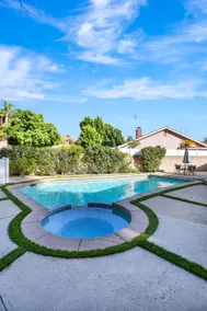 Remodeled Cheerful 4 Bedroom House with a pool - Image 2