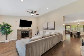 Remodeled Cheerful 4 Bedroom House with a pool - Image 3