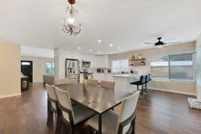 Remodeled Cheerful 4 Bedroom House with a pool - Image 4