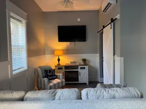 Adorable Private Guest Cottage with Bedroom&Loft. - Image 4