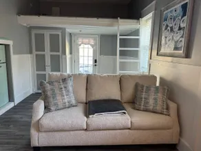 Adorable Private Guest Cottage with Bedroom&Loft. - Image 5
