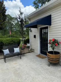 Adorable Private Guest Cottage with Bedroom&Loft. - Image 2