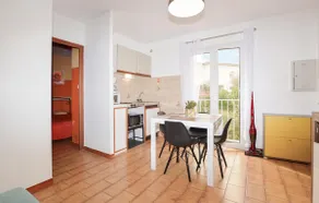 1 Bedroom Amazing Apartment In Monticello - Image 4