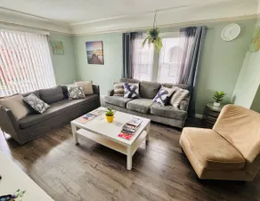 King Suite Retreat Pet Friendly Near Wine Country - Image 5