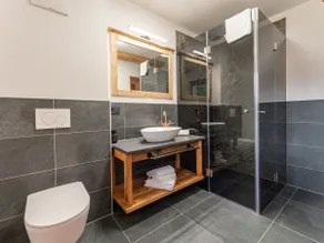 Highly equipped apartment - Image 3