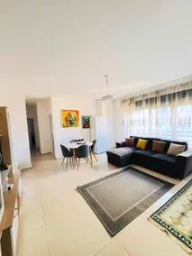 Comfy condo 6 minutes from downtown & Free Parking - Image 3