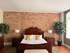 Riverfront Luxury Penthouse Downtown Sarnia - Image 2