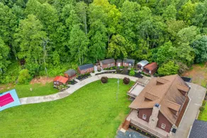 Weaverville Cabin + Mini Cabins w/ Pickleball + Hot Tub + 50 Acres - Image 2