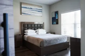 Spacious 4BR/2BA Riverview Home • Fast WiFi - Image 5