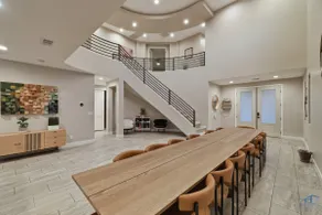 6bd Bright & Grand Home, Pool and Spa! New Sauna! - Image 3