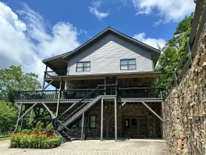 5 Bedroom Private Estate-Views!-13 mi to downtown! - Image 3