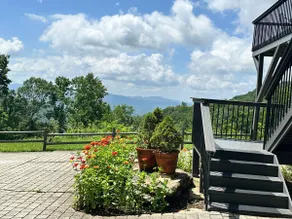 5 Bedroom Private Estate-Views!-13 mi to downtown! - Image 2