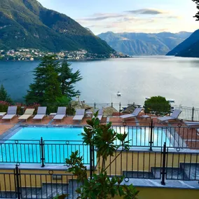 Relax at the lake, swimming pool and parking - Image 5
