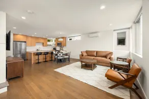 Modern & Spacious 3BR Seattle Retreat - Image 3