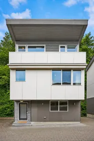 Modern & Spacious 3BR Seattle Retreat - Image 2