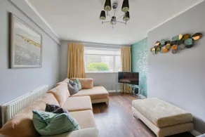 2 bed flat - SW London with parking - Image 4