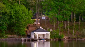 Gorgeous Waterfront Retreat 11 bed hot tub firepit - Image 4