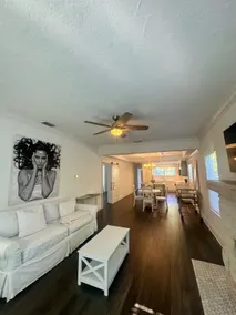 Charming 3bd in popular Flamingo Park incredible location - Image 2