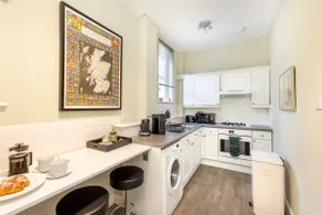 Cosy town centre cottage - Image 2