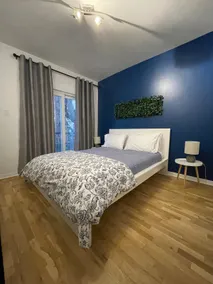 Spacious Century Townhome near Byward Market - Image 3