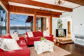Great River Road - Victorian Historic Home (1898) - Image 3