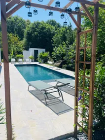 Beautiful villa with heated swimming pool - Image 3