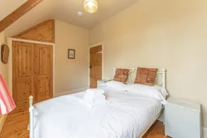 Beautiful Country Cottage for up to 8 in Wolverhampton - Image 5