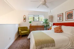 70s Chic - Retro Kits loft steps from the beach! - Image 3