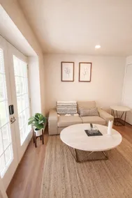 Cozy+Bright 1BR w/Jetted Tub for Monthly Stays - Image 2