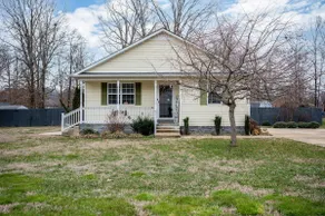 Single-Story Manchester Home Close to Parks! - Image 3