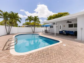 Tropical Bliss Retreat: Poolside Paradise Awaits - Image 5