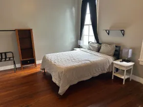 Spacious 2 Bedroom Apartment in old historic home! - Image 3